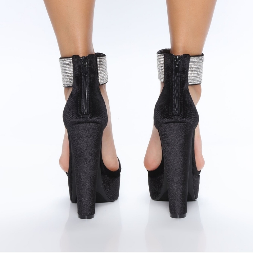 Heels - Picture 2 of 2